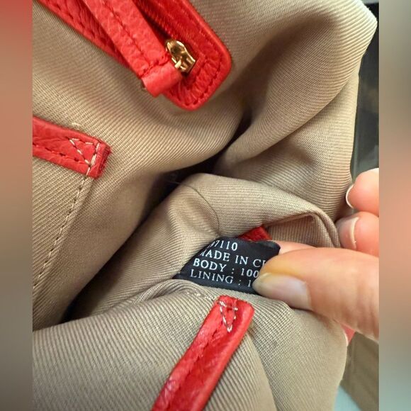 Isaac Mizrahi Large RED 100% genuine Leather Bag Tote Purse gold hardware - Picture 5 of 16